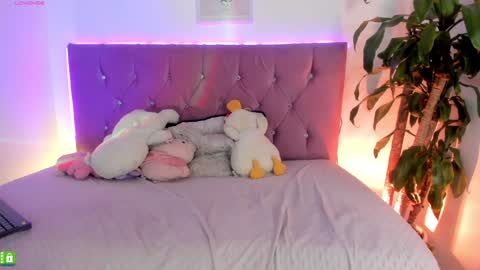 Snapshot of kanao_tsuyuri chatting on 12-27-24, 10:59 Kanao uwu online show from 12-27-24, 10:59