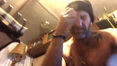 Snapshot of kaneisyours2420 chatting on 11-22-25, 04:55 Tucker online show from 11-22-25, 04:55