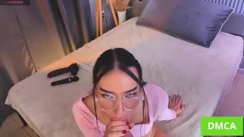 Snapshot of kanyesbabyyy chatting on 10-26-25, 01:28 Agata online show from 10-26-25, 01:28