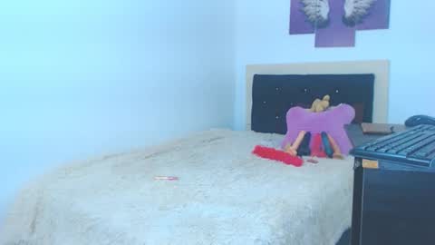 kaoryferrer online show from 01-15-25, 04:11