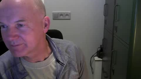 Robbie online show from 01-13-25, 08:37