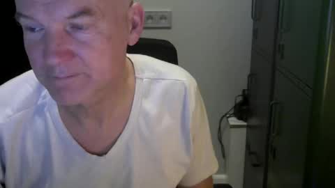 Robbie online show from 02-02-25, 05:42