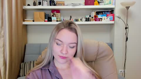 Snapshot of kara_smith_ chatting on 12-02-24, 10:23 Kara. Off from 15th till 24th of December online show from 12-02-24, 10:23