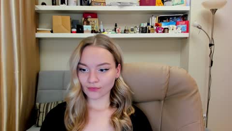 Snapshot of kara_smith_ chatting on 12-12-24, 12:59 Kara. Off from 15th till 24th of December online show from 12-12-24, 12:59