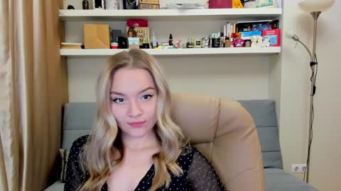 Snapshot of kara_smith_ chatting on 12-13-24, 10:34 Kara. Off from 15th till 24th of December online show from 12-13-24, 10:34