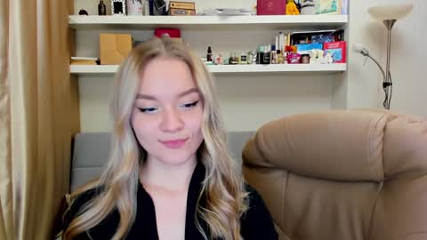 Snapshot of kara_smith_ chatting on 12-15-24, 02:30 Kara. Off from 15th till 24th of December online show from 12-15-24, 02:30
