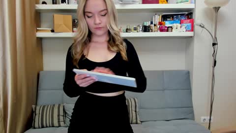 Snapshot of kara_smith_ chatting on 12-15-24, 10:04 Kara. Off from 15th till 24th of December online show from 12-15-24, 10:04