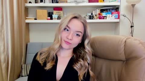 Snapshot of kara_smith_ chatting on 12-30-24, 12:11 Kara. Off from 15th till 24th of December online show from 12-30-24, 12:11