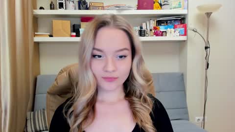 Snapshot of kara_smith_ chatting on 01-05-25, 09:47 Kara. Off from 15th till 24th of December online show from 01-05-25, 09:47