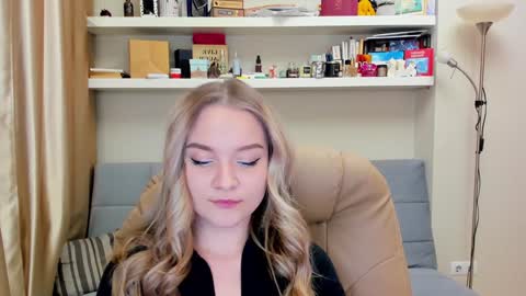 Snapshot of kara_smith_ chatting on 01-11-25, 10:51 Kara. Off from 15th till 24th of December online show from 01-11-25, 10:51
