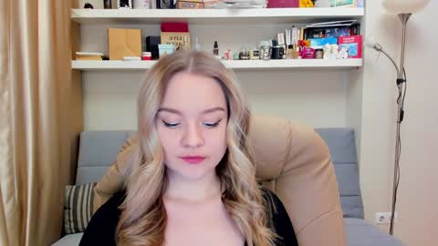 Snapshot of kara_smith_ chatting on 01-12-25, 10:22 Kara. Off from 15th till 24th of December online show from 01-12-25, 10:22