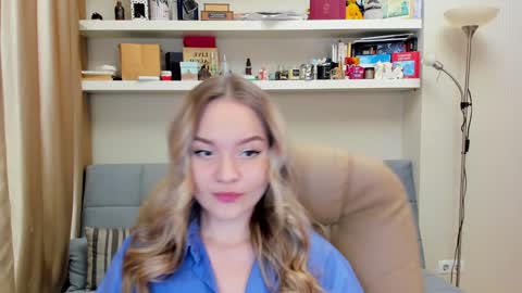 Snapshot of kara_smith_ chatting on 01-29-25, 12:12 Kara. Off from 15th till 24th of December online show from 01-29-25, 12:12