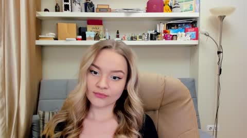 Snapshot of kara_smith_ chatting on 01-29-25, 11:35 Kara. Off from 15th till 24th of December online show from 01-29-25, 11:35