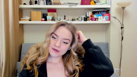 Snapshot of kara_smith_ chatting on 02-07-25, 11:45 Kara. Off from 15th till 24th of December online show from 02-07-25, 11:45