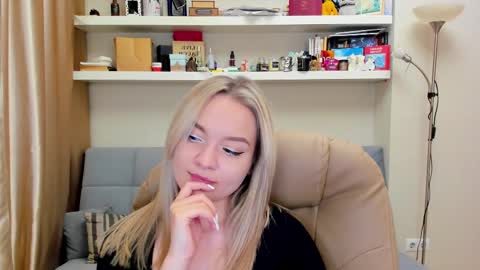 Snapshot of kara_smith_ chatting on 02-09-25, 10:11 Kara. Off from 15th till 24th of December online show from 02-09-25, 10:11