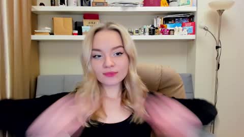 Snapshot of kara_smith_ chatting on 02-17-25, 12:21 Kara. Off from 15th till 24th of December online show from 02-17-25, 12:21