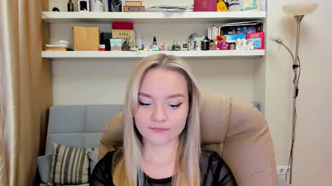 Snapshot of kara_smith_ chatting on 02-22-25, 12:38 Kara. Off from 15th till 24th of December online show from 02-22-25, 12:38
