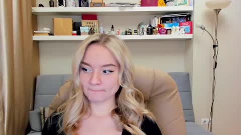 Snapshot of kara_smith_ chatting on 02-22-25, 11:03 Kara. Off from 15th till 24th of December online show from 02-22-25, 11:03
