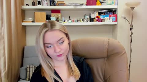 Snapshot of kara_smith_ chatting on 02-27-25, 12:54 Kara. Off from 15th till 24th of December online show from 02-27-25, 12:54