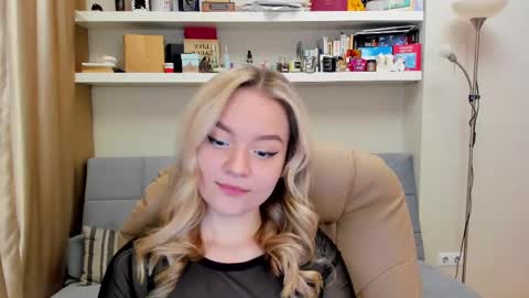 Snapshot of kara_smith_ chatting on 03-02-25, 10:16 Kara. Off from 15th till 24th of December online show from 03-02-25, 10:16