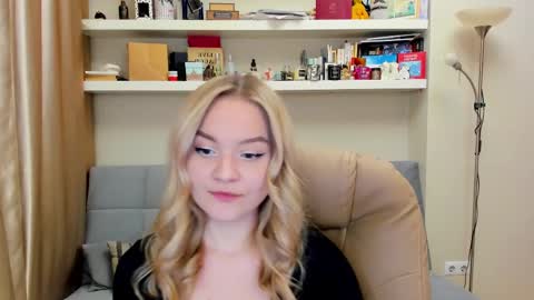 Snapshot of kara_smith_ chatting on 03-07-25, 10:21 Kara. Off from 15th till 24th of December online show from 03-07-25, 10:21