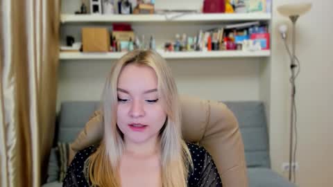 Snapshot of kara_smith_ chatting on 09-18-25, 10:12 Kara. Off from 15th till 24th of December online show from 09-18-25, 10:12