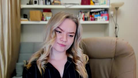 Kara. Off from 15th till 24th of December online show from 11-14-25, 11:35