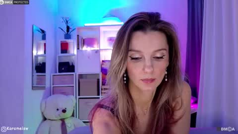 Julia online show from 11-12-25, 11:58