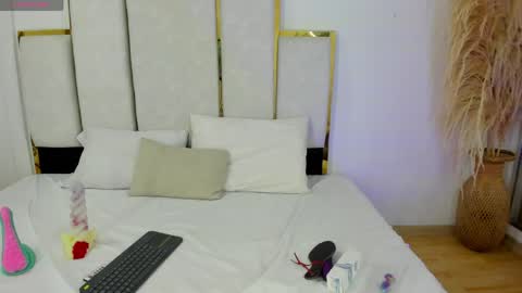 Snapshot of karen_smitth chatting on 04-08-26, 03:06 Karen online show from 04-08-26, 03:06