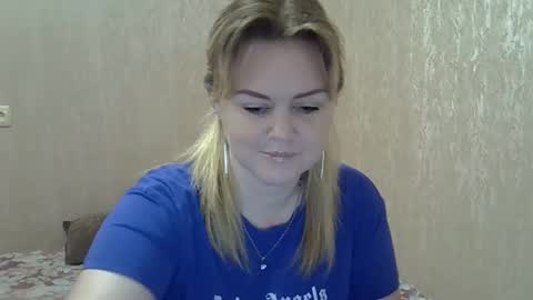 karennelsonx online show from 12-21-24, 04:14