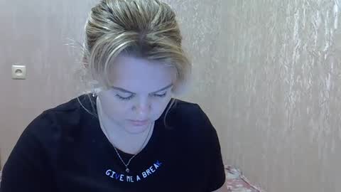 karennelsonx online show from 01-18-25, 07:37