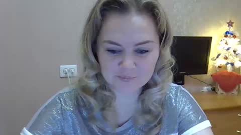 karennelsonx online show from 12-17-25, 11:05