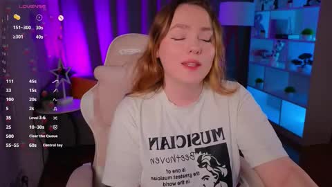 Karoline online show from 09-19-25, 03:19