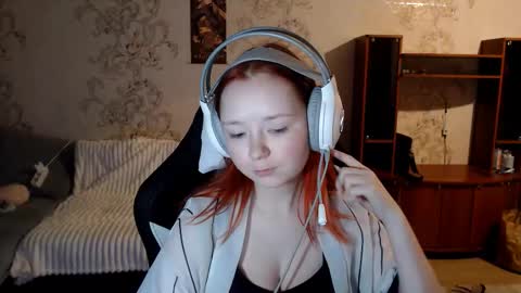 Snapshot of karicynthia chatting on 09-13-25, 04:18 Lisa Backler online show from 09-13-25, 04:18