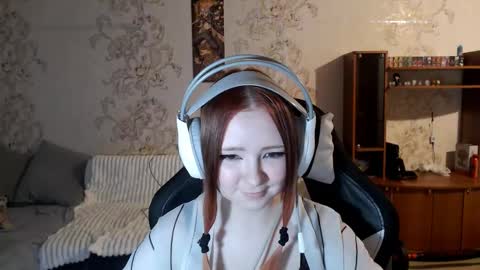 Lisa Backler online show from 09-26-25, 04:22