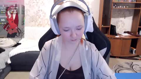 Lisa Backler online show from 10-22-25, 05:45