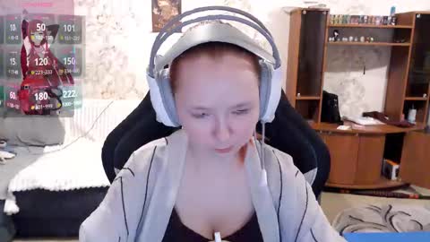 Lisa Backler online show from 10-23-25, 04:17