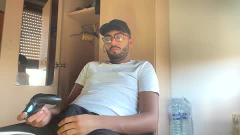 karim03larbi online show from 01-12-25, 12:33