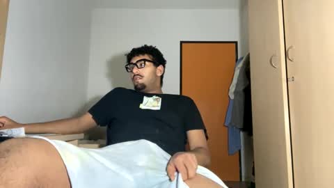 karim03larbi online show from 03-04-25, 07:43