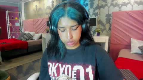 Karina online show from 10-28-25, 07:27