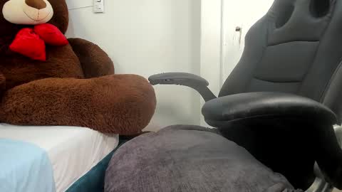 Karina online show from 10-29-25, 12:18