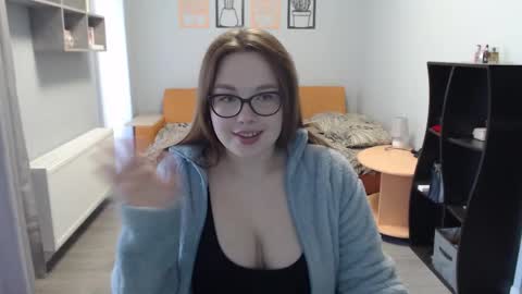 karinasweet1 online show from 11-12-25, 10:04