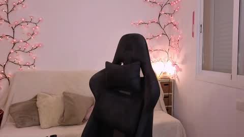 Snapshot of karinchik_ chatting on 04-28-26, 06:57 Karina online show from 04-28-26, 06:57