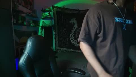 Snapshot of kariozzz chatting on 10-30-25, 01:23 call me kai 3 online show from 10-30-25, 01:23