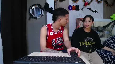 KARLA Y KALVIN online show from 10-31-25, 02:56