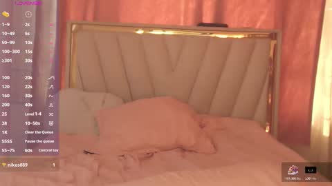 Karla online show from 11-10-25, 01:43