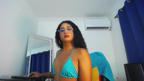 Snapshot of karla_dior chatting on 03-05-25, 05:18 DIOR online show from 03-05-25, 05:18