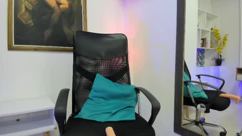 Karla Gonzaless online show from 10-03-25, 10:01