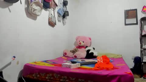 Snapshot of karla_hernandez_ chatting on 11-12-25, 03:18 Karlaa online show from 11-12-25, 03:18