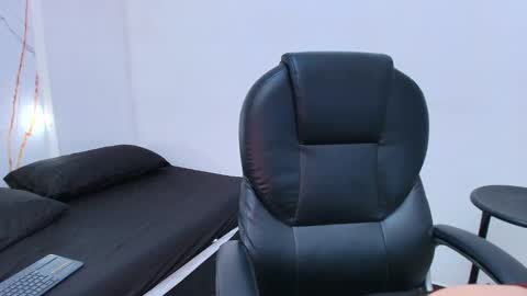 karla_hilton1 online show from 11-12-25, 02:06